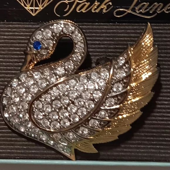 Park Lane Gran Rhinestone Swan Pin Brooch Gold Vintage - Picture 2 of 10
